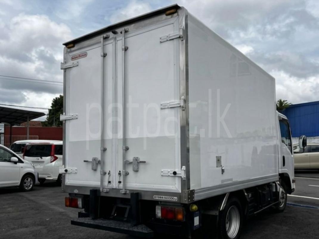 Isuzu ELF 2017 - பயன்படுத்தப்பட்டது டிரக் sale in Sri Lanka - patpat.lk