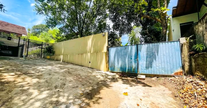 Commercial Land for Sale in Pelawatta