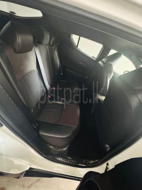 Toyota CHR 2017 - பயன்படுத்தப்பட்டது SUV sale in Sri Lanka - patpat.lk