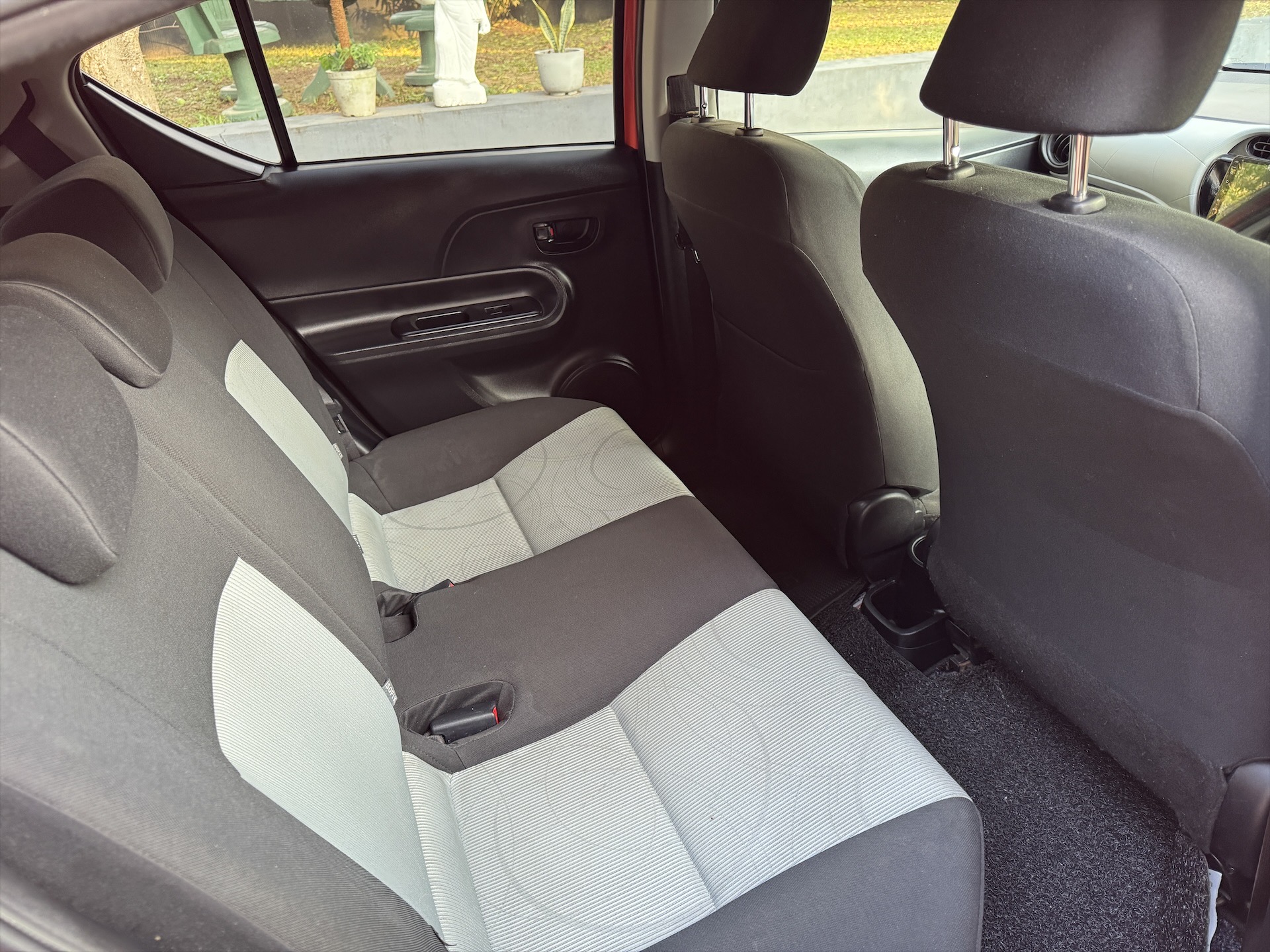 Toyota Aqua 2015 - Used Car sale in Sri Lanka - patpat.lk