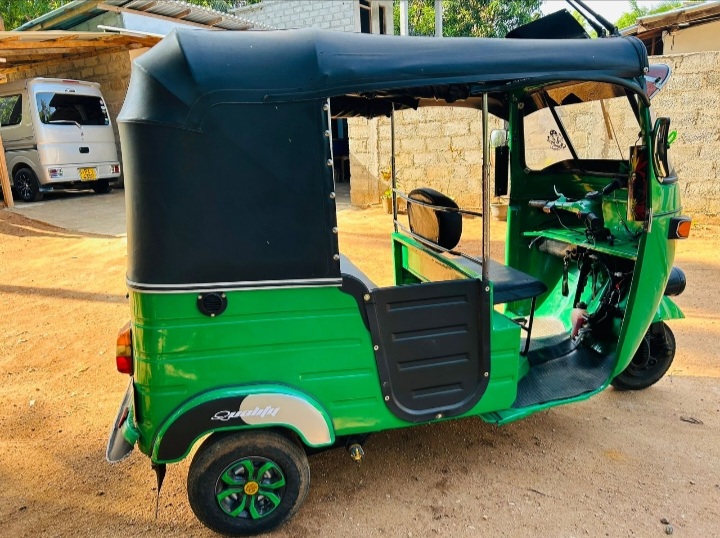 Bajaj Three Wheel 2005 - பயன்படுத்தப்பட்டது முச்சக்கர வண்டி sale in Sri Lanka - patpat.lk