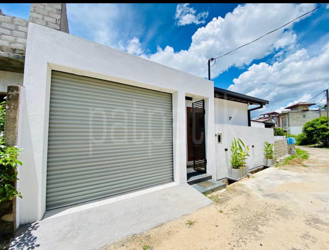 House for Sale in Athurugiriya