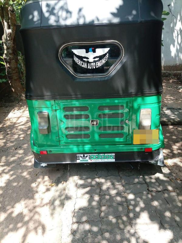 Bajaj Three Wheel 2015 - பயன்படுத்தப்பட்டது முச்சக்கர வண்டி sale in Sri Lanka - patpat.lk