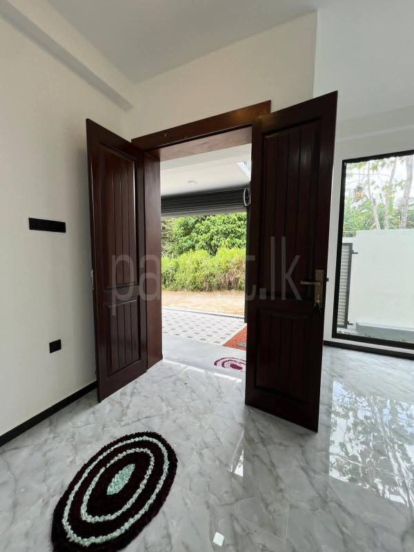 House for Sale in Athurugiriya