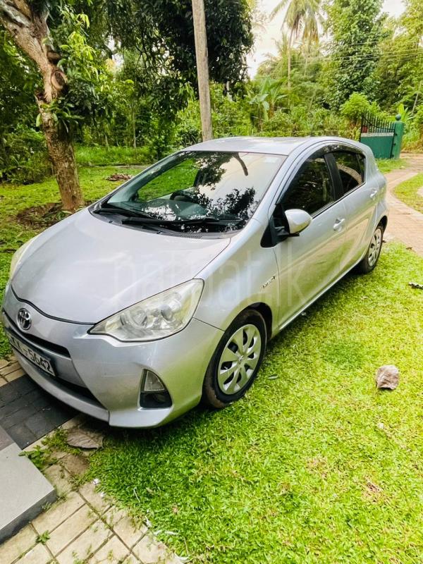 Toyota Aqua 2013 - பயன்படுத்தப்பட்டது கார் sale in Sri Lanka - patpat.lk