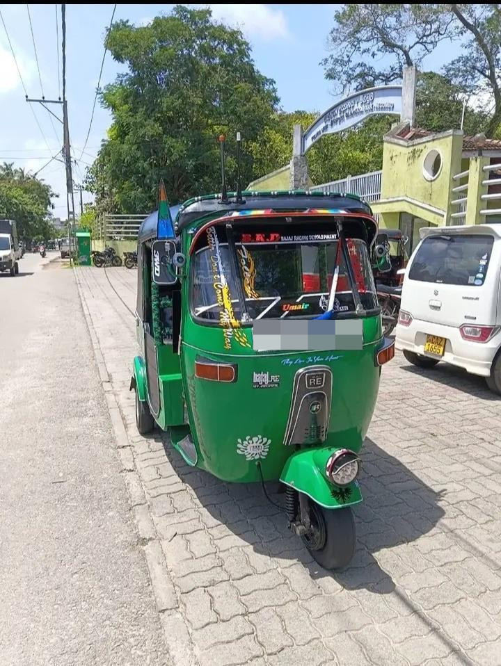 Bajaj 2 stroke 2009 - பயன்படுத்தப்பட்டது முச்சக்கர வண்டி sale in Sri Lanka - patpat.lk