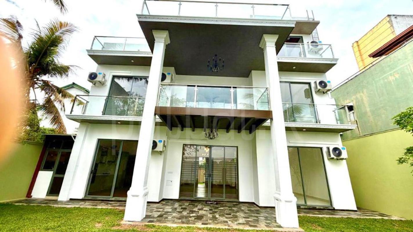 Advertisement image 5