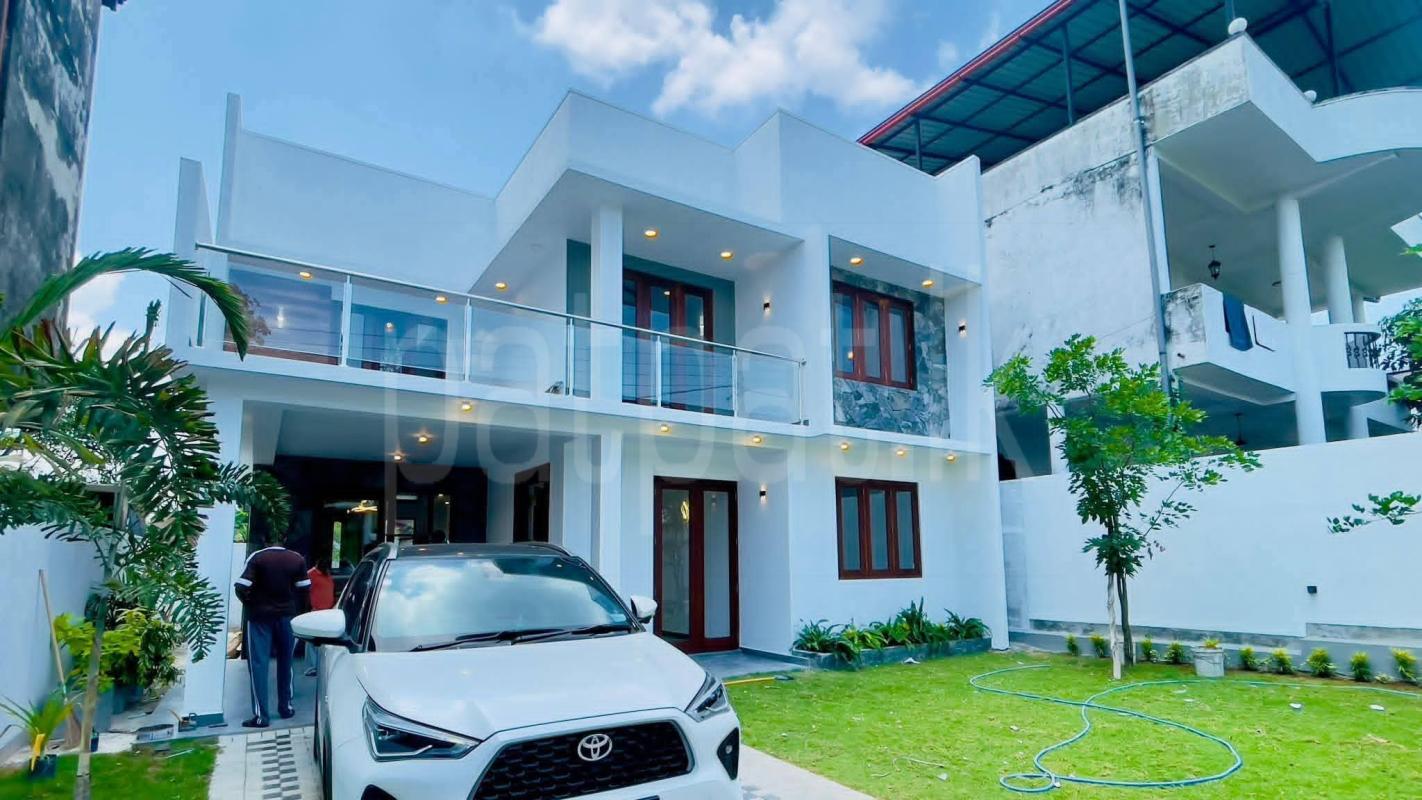 House for Sale in Athurugiriya