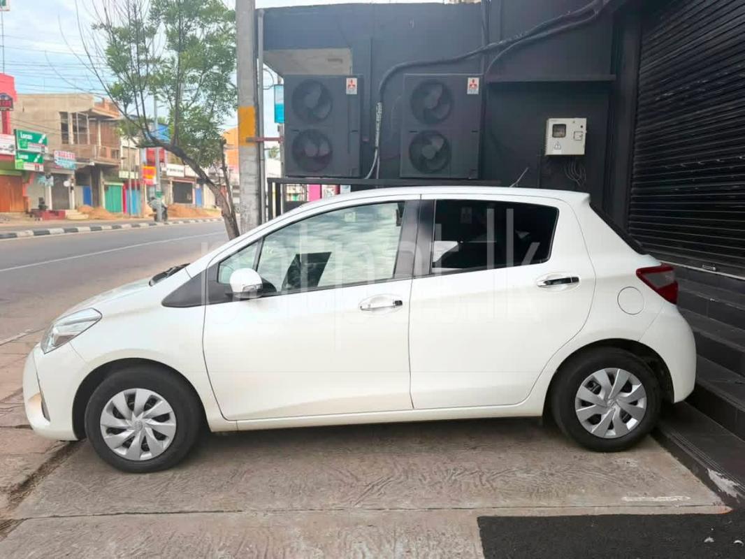 Toyota Vitz 2020 - பயன்படுத்தப்பட்டது கார் sale in Sri Lanka - patpat.lk