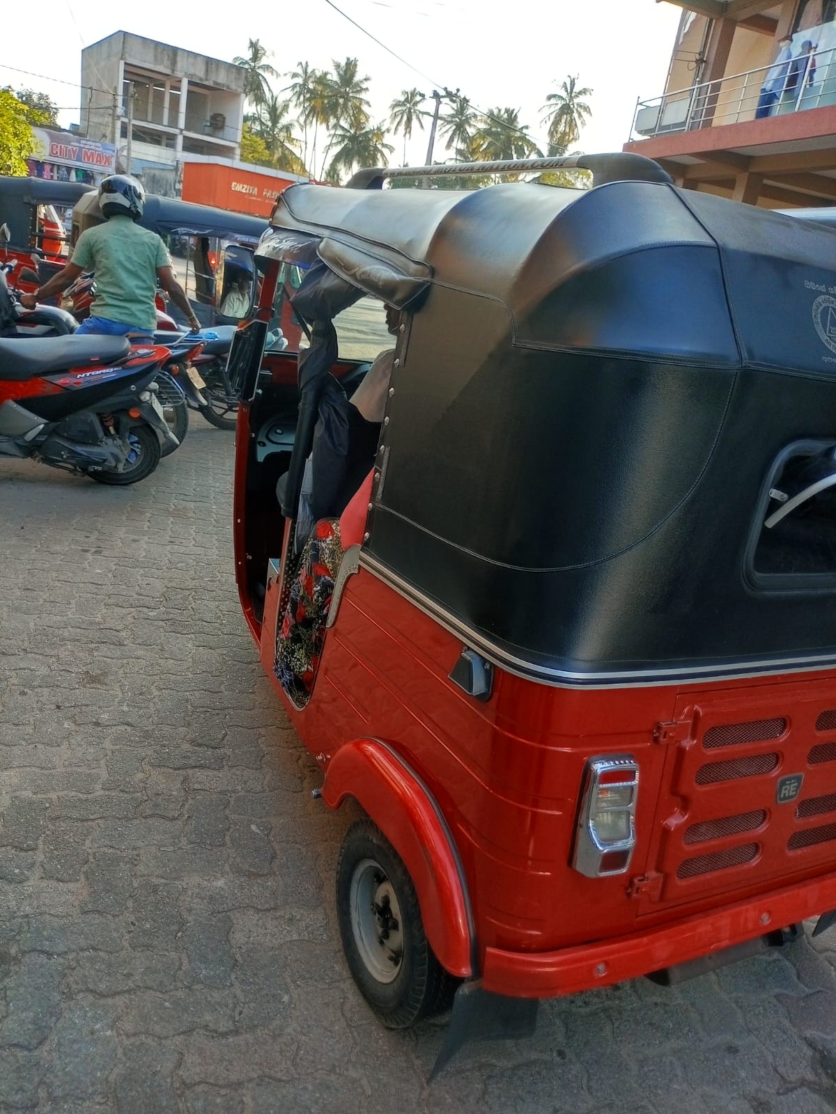 Bajaj Three Wheel 2019 - பயன்படுத்தப்பட்டது முச்சக்கர வண்டி sale in Sri Lanka - patpat.lk