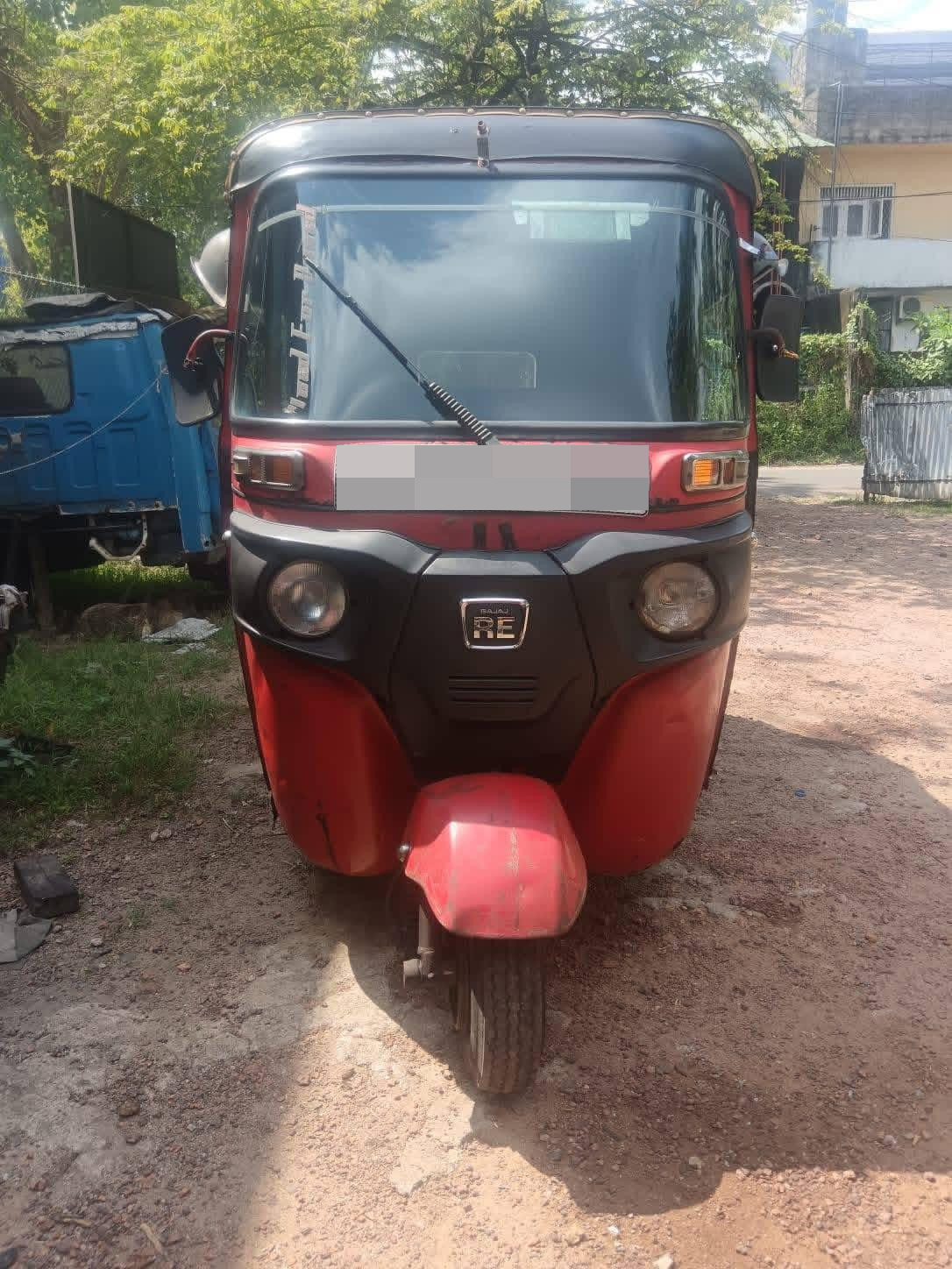 Bajaj Three Wheel 2014 ads-image-1
