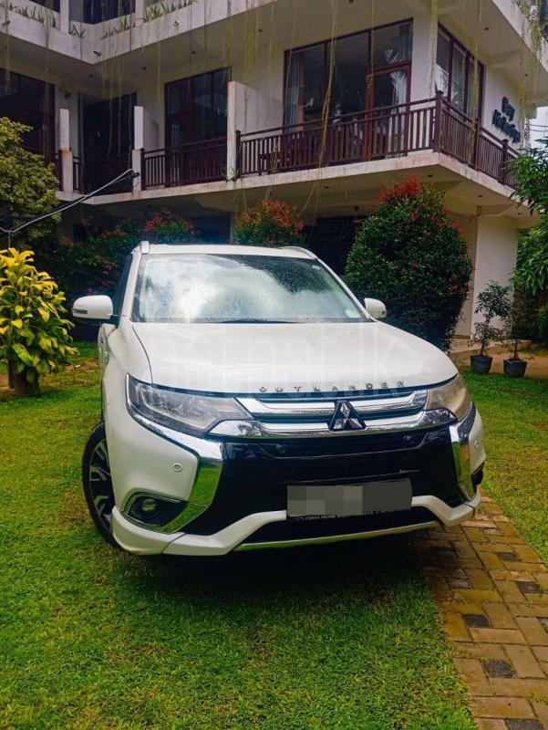 Mitsubishi Outlander 2018 - Used SUV sale in Sri Lanka - patpat.lk