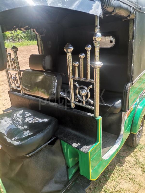 Bajaj 4 stroke 2009 - பயன்படுத்தப்பட்டது முச்சக்கர வண்டி sale in Sri Lanka - patpat.lk