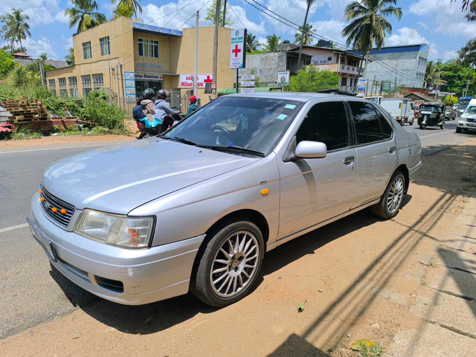 Nissan Bluebird 1999 - භාවිතා කරන ලද කාර් sale in Sri Lanka - patpat.lk