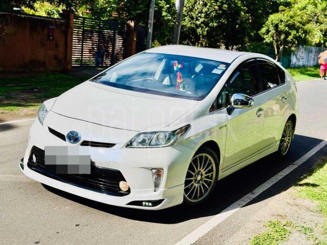Toyota Prius 2013 - Used Car sale in Sri Lanka - patpat.lk