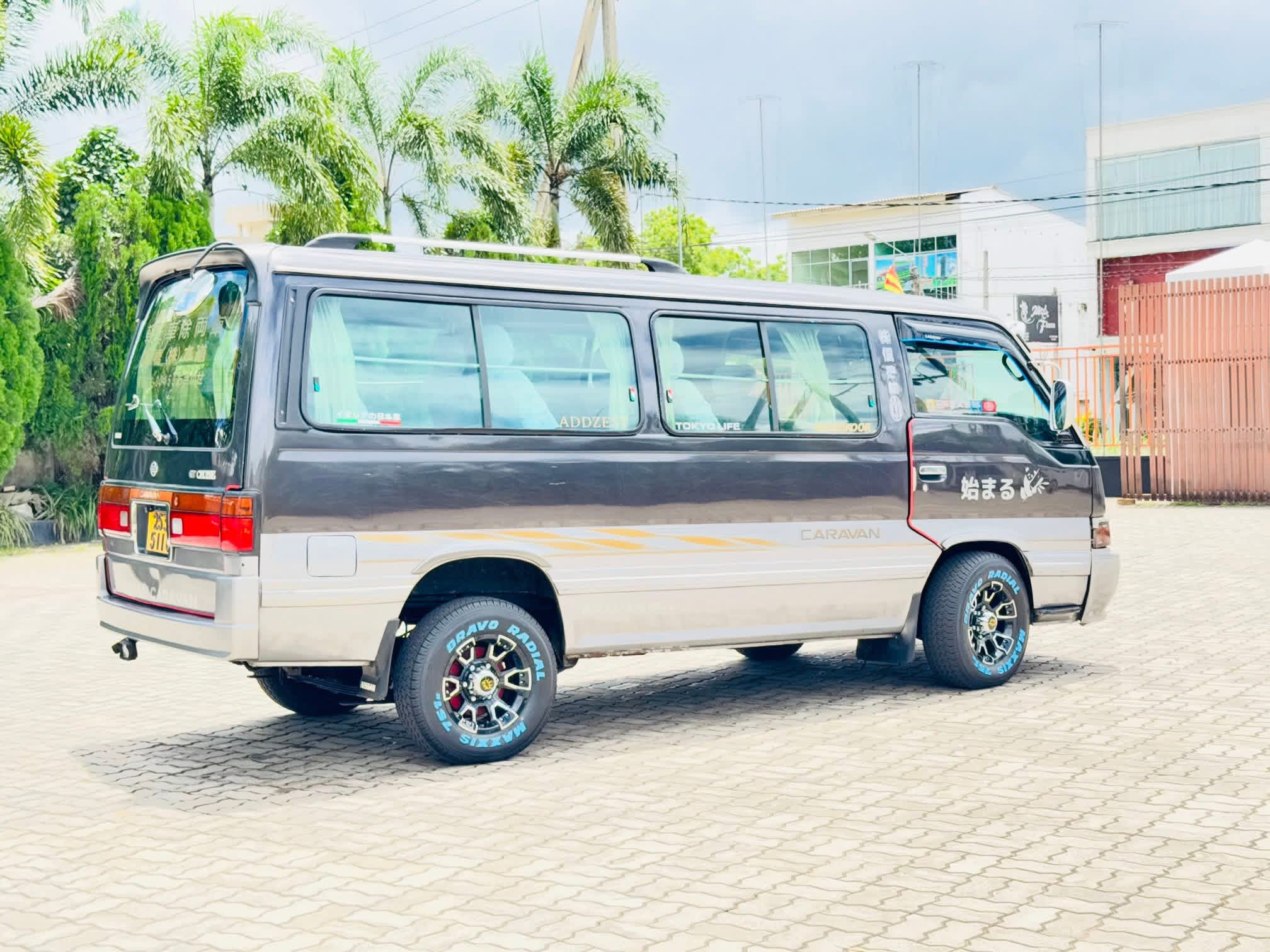 Nissan Caravan 1994 - பயன்படுத்தப்பட்டது வேன் sale in Sri Lanka - patpat.lk