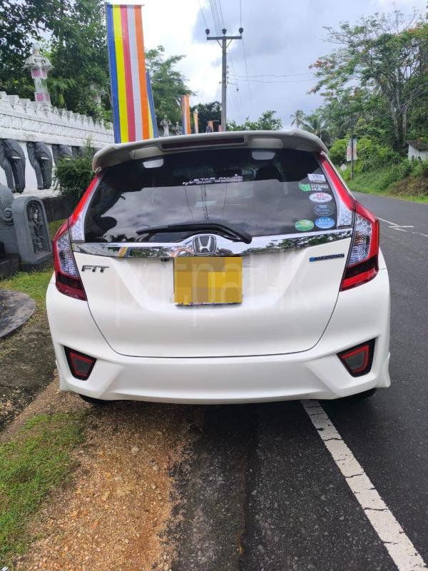 Honda Fit 2015 - பயன்படுத்தப்பட்டது கார் sale in Sri Lanka - patpat.lk