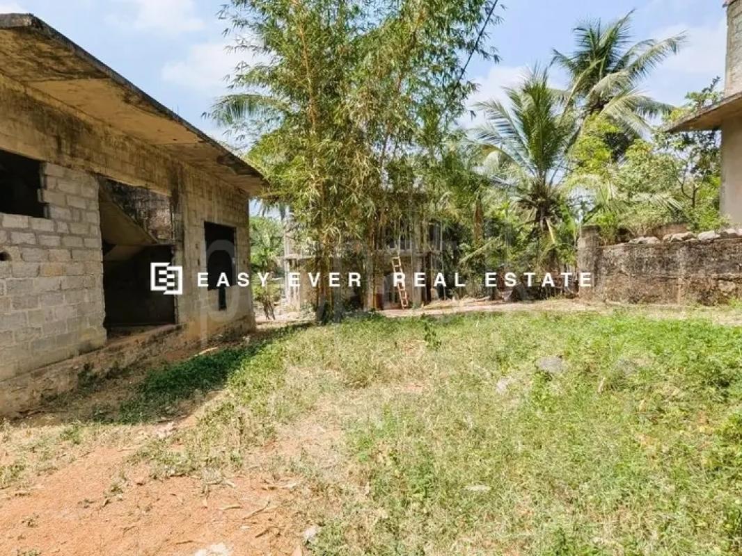 Commercial Land for Sale in Minuwangoda