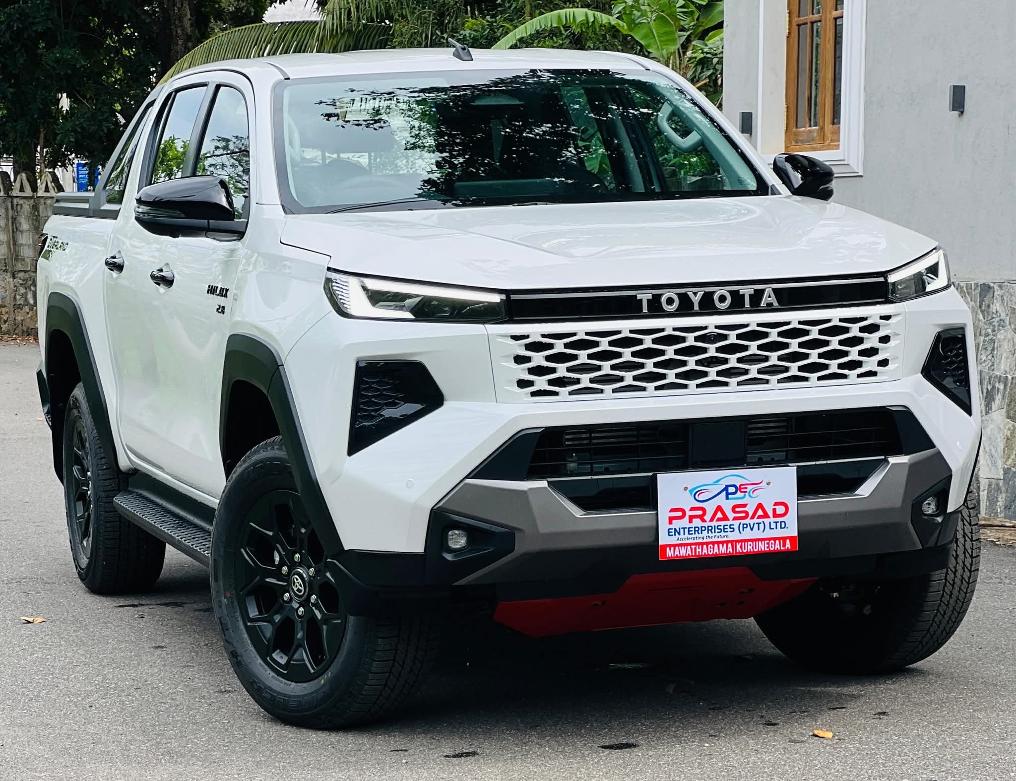 Toyota Hilux Travo Overland Plus 2025 - Brand New Pick-up  sale in Sri Lanka - patpat.lk