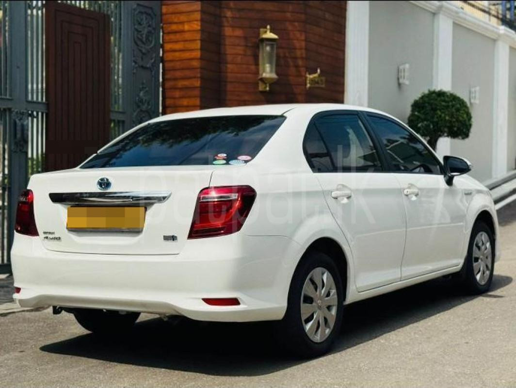 Toyota Axio 2016 - Used Car sale in Sri Lanka - patpat.lk