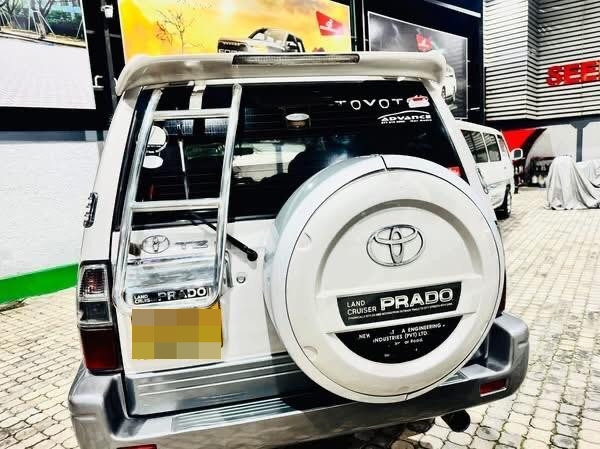 Toyota Land Cruiser Prado 2005 - Used SUV sale in Sri Lanka - patpat.lk