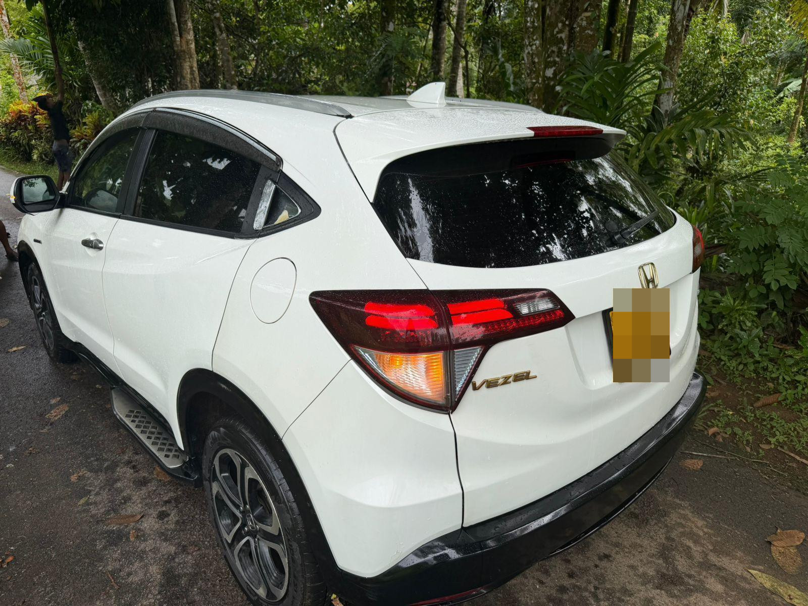 Honda Vezel 2014 - பயன்படுத்தப்பட்டது SUV sale in Sri Lanka - patpat.lk