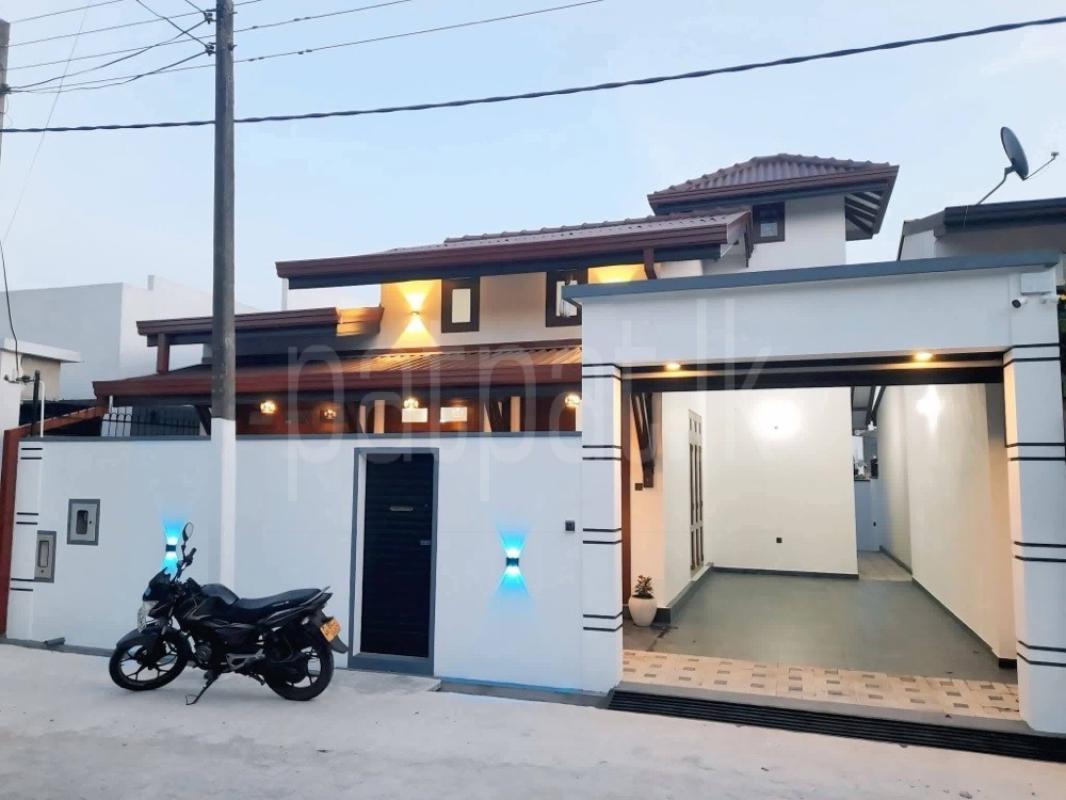 House for Sale in Athurugiriya