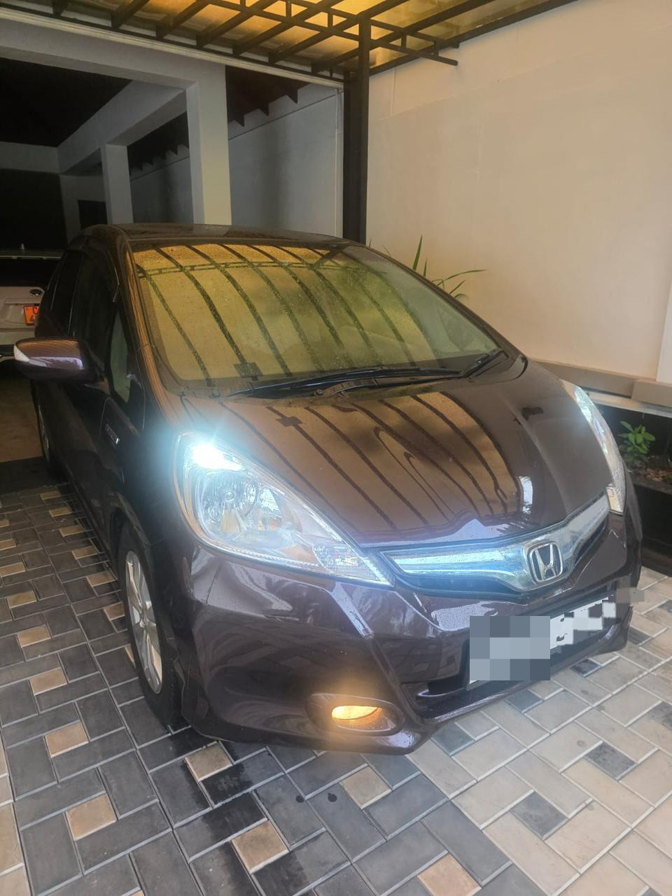 Honda FIT SHUTTLE 2012 - பயன்படுத்தப்பட்டது கார் sale in Sri Lanka - patpat.lk