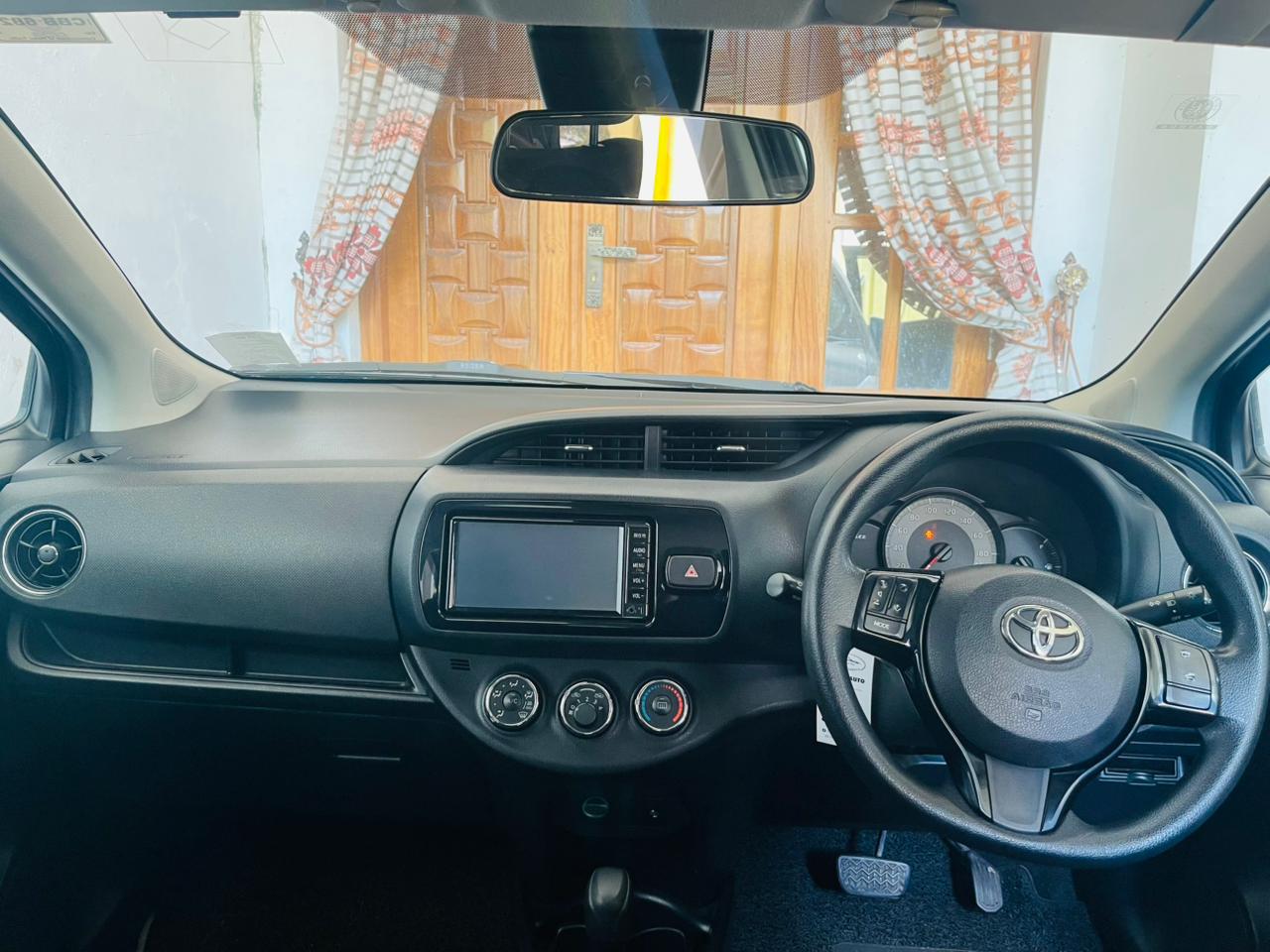 Toyota Vitz 2017 - பயன்படுத்தப்பட்டது கார் sale in Sri Lanka - patpat.lk