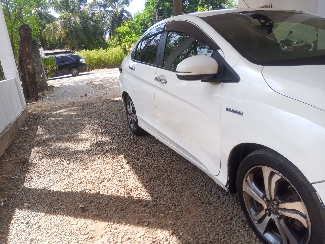 Honda Grace 2015 - பயன்படுத்தப்பட்டது கார் sale in Sri Lanka - patpat.lk