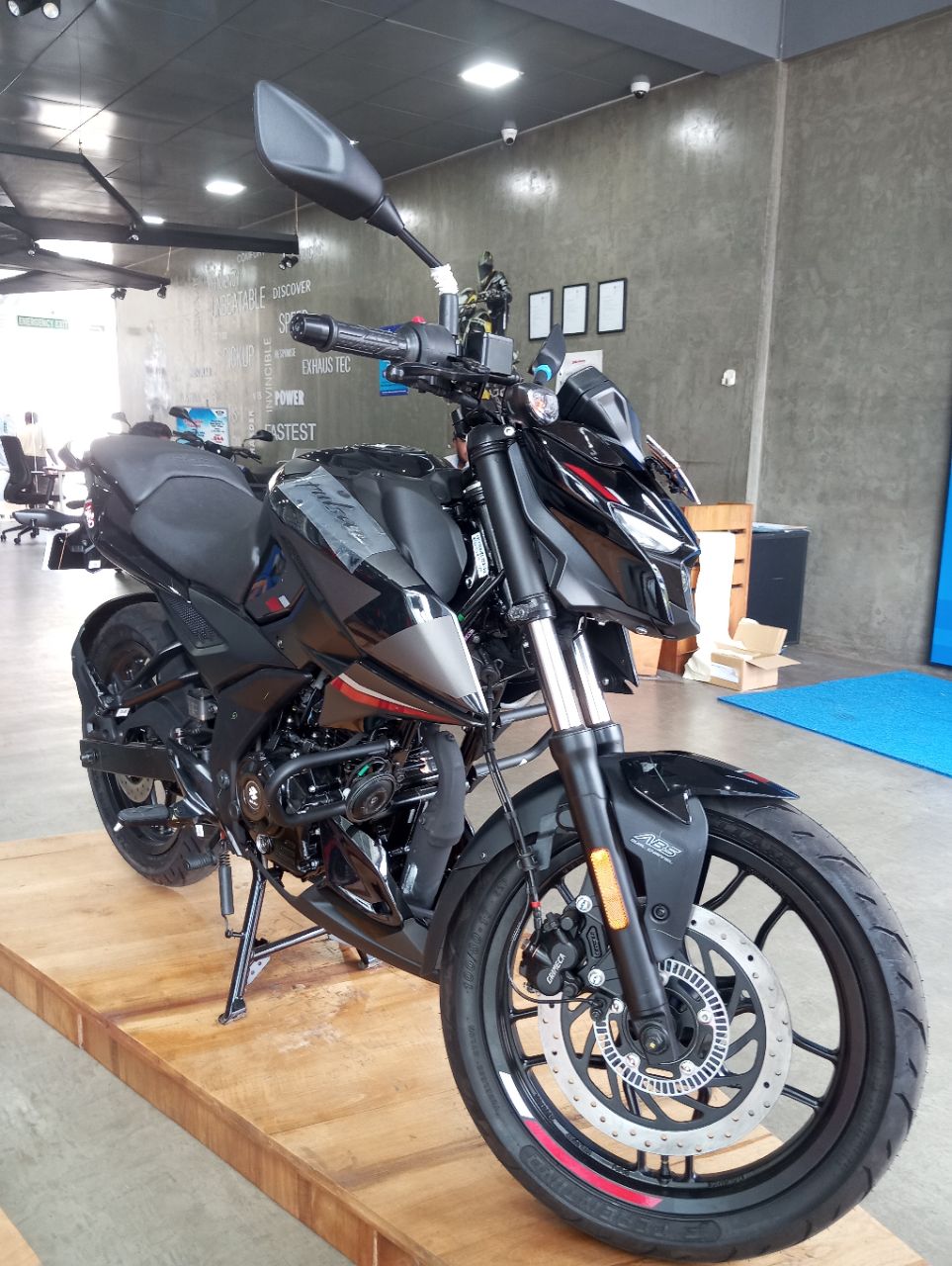 Bajaj Pulsar 2025 - Brand New Bike sale in Sri Lanka - patpat.lk