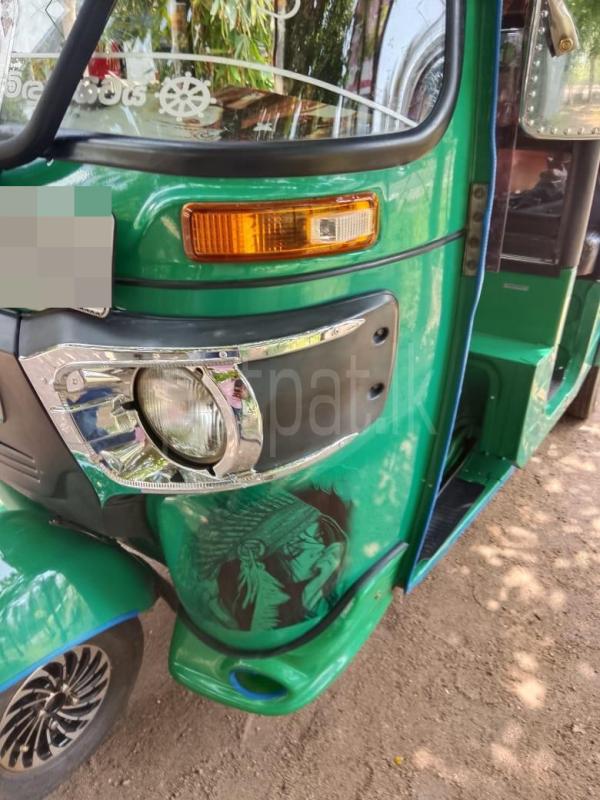 Bajaj Three Wheel 2016 - பயன்படுத்தப்பட்டது முச்சக்கர வண்டி sale in Sri Lanka - patpat.lk