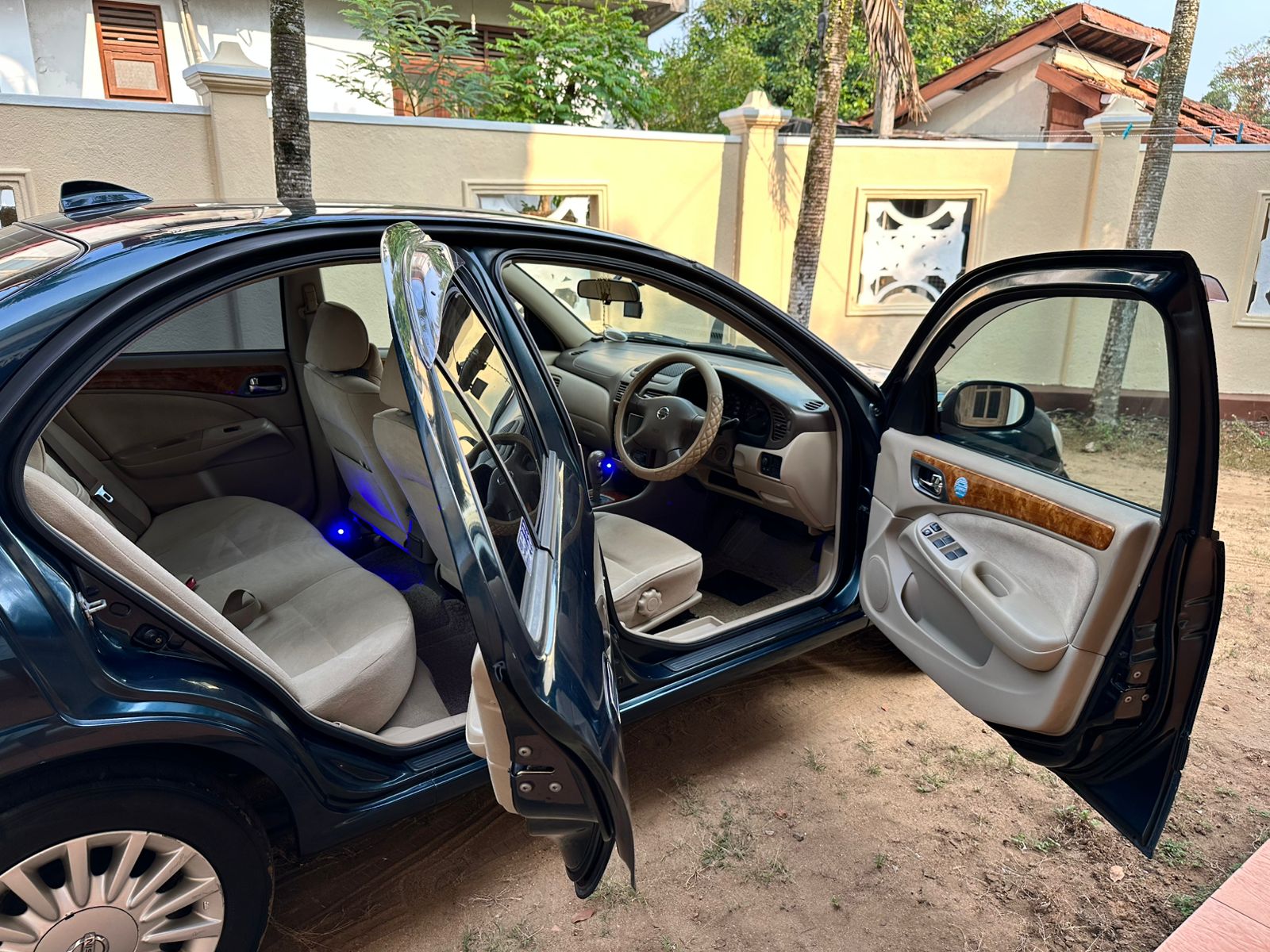 Nissan Bluebird 2003 - பயன்படுத்தப்பட்டது கார் sale in Sri Lanka - patpat.lk