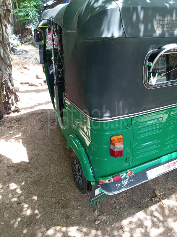 Bajaj 4 stroke 2011 - பயன்படுத்தப்பட்டது முச்சக்கர வண்டி sale in Sri Lanka - patpat.lk