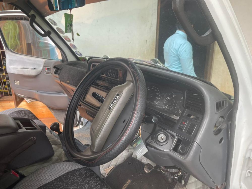 Toyota Hiace 1993 - Used Van sale in Sri Lanka - patpat.lk