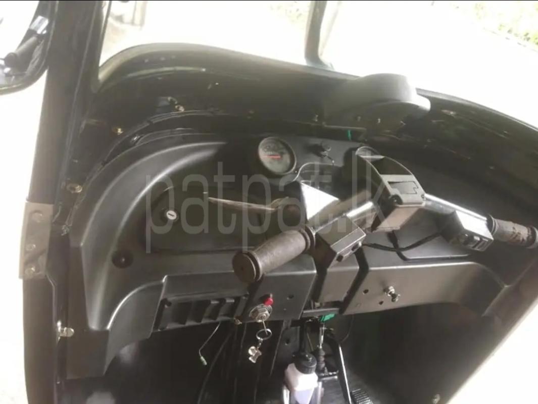Bajaj Three Wheel 2012 - பயன்படுத்தப்பட்டது முச்சக்கர வண்டி sale in Sri Lanka - patpat.lk