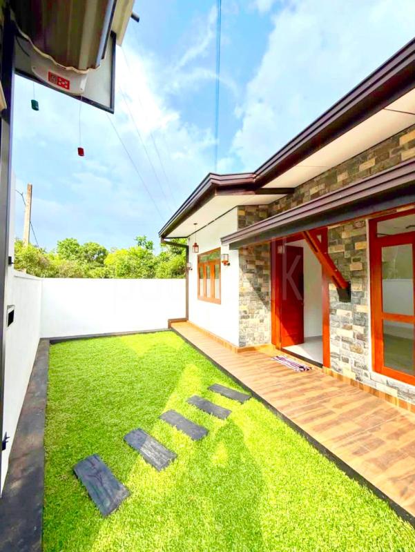 House for Sale in Athurugiriya