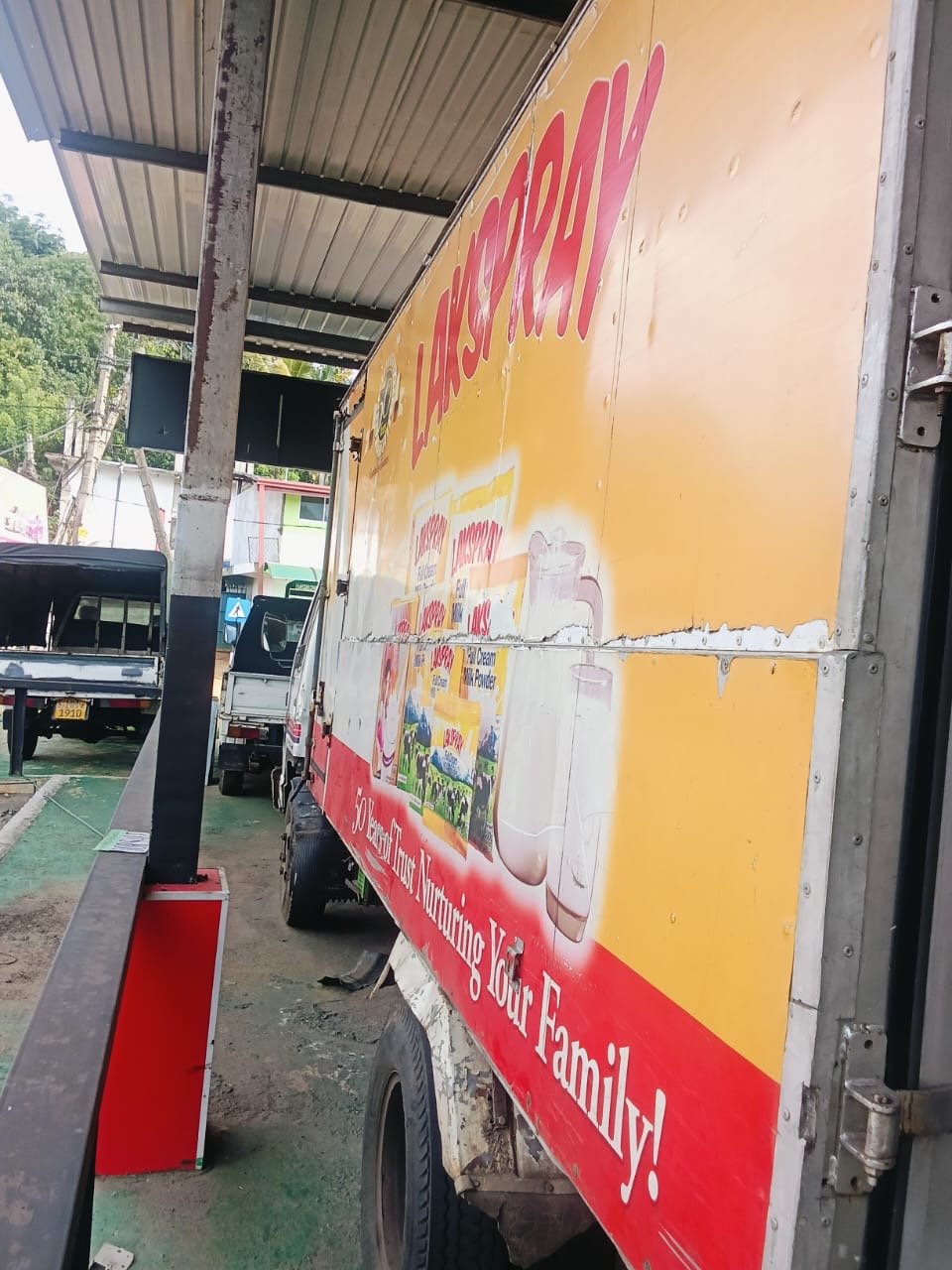 Isuzu ELF 1993 - பயன்படுத்தப்பட்டது டிரக் sale in Sri Lanka - patpat.lk