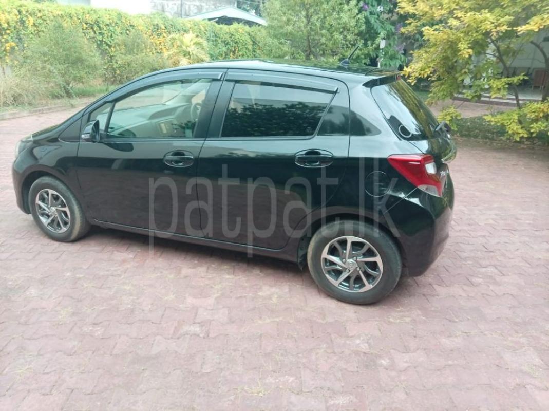 Toyota Vitz 2017 - பயன்படுத்தப்பட்டது கார் sale in Sri Lanka - patpat.lk