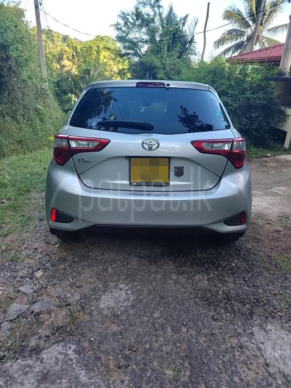 Toyota Vitz 2017 - பயன்படுத்தப்பட்டது கார் sale in Sri Lanka - patpat.lk