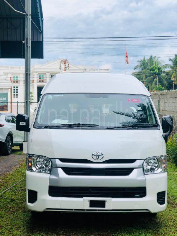 Toyota Hiace 2025 - අලුත් වෑන් රථය sale in Sri Lanka - patpat.lk