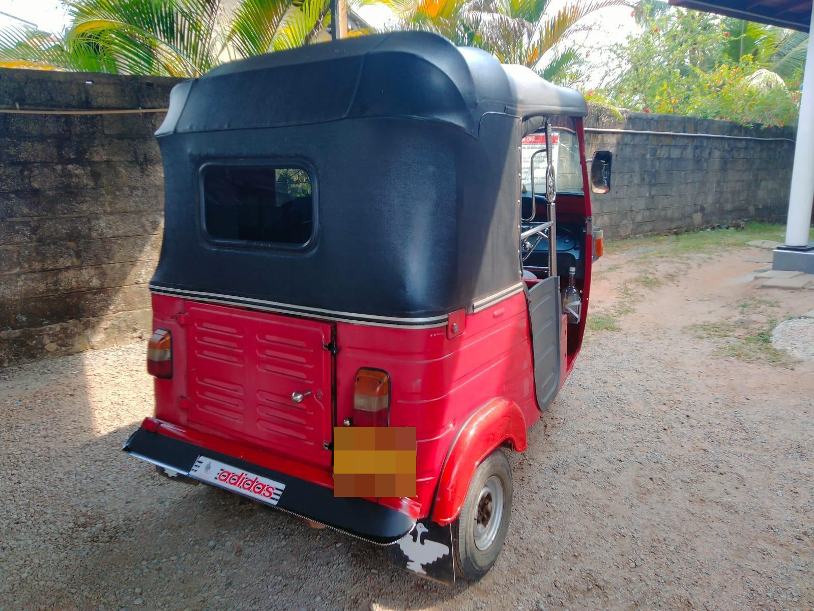 Bajaj Three Wheel 2011 - භාවිතා කරන ලද ත්‍රිරෝද රථය sale in Sri Lanka - patpat.lk