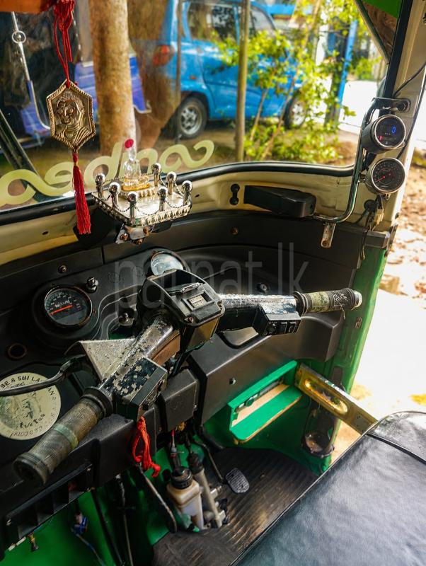 Bajaj Three Wheel 2017 - பயன்படுத்தப்பட்டது முச்சக்கர வண்டி sale in Sri Lanka - patpat.lk