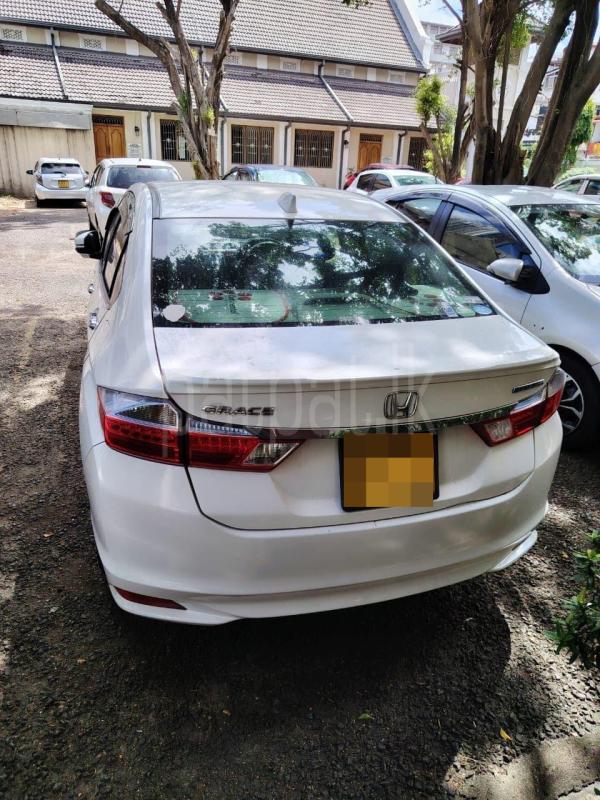 Honda Grace 2014 - பயன்படுத்தப்பட்டது கார் sale in Sri Lanka - patpat.lk