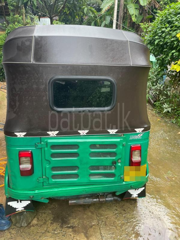 Bajaj Three Wheel 2015 - பயன்படுத்தப்பட்டது முச்சக்கர வண்டி sale in Sri Lanka - patpat.lk
