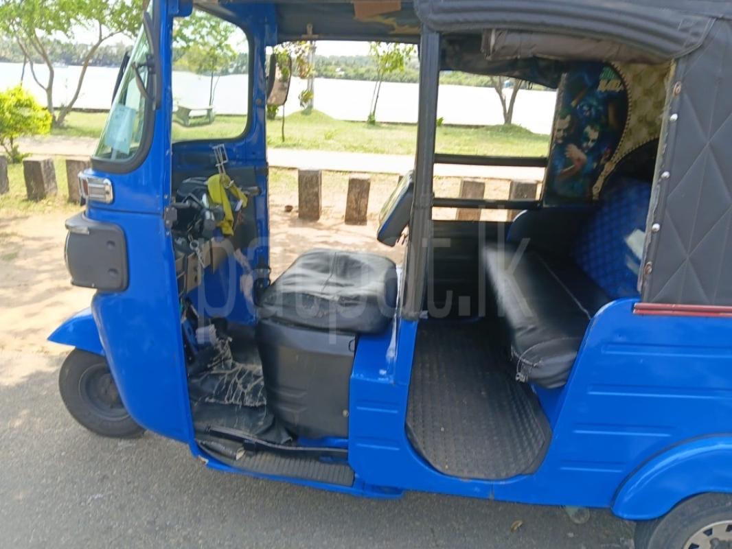 Bajaj 4 stroke 2017 - භාවිතා කරන ලද ත්‍රිරෝද රථය sale in Sri Lanka - patpat.lk