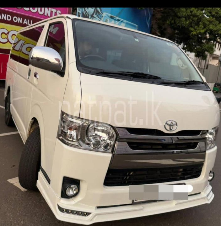 Toyota Hiace 2017 - பயன்படுத்தப்பட்டது வேன் sale in Sri Lanka - patpat.lk
