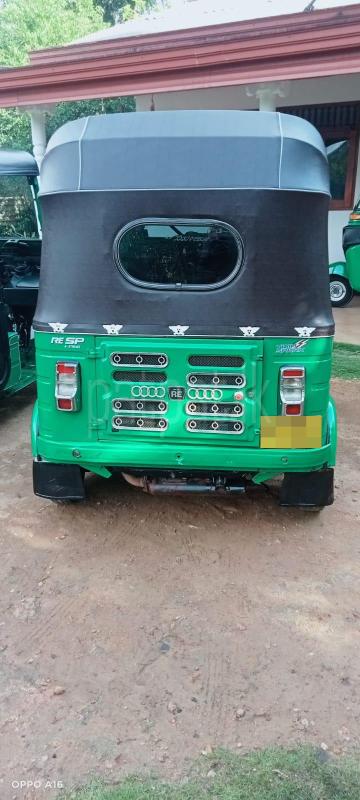 Bajaj Three Wheel 2020 - பயன்படுத்தப்பட்டது முச்சக்கர வண்டி sale in Sri Lanka - patpat.lk