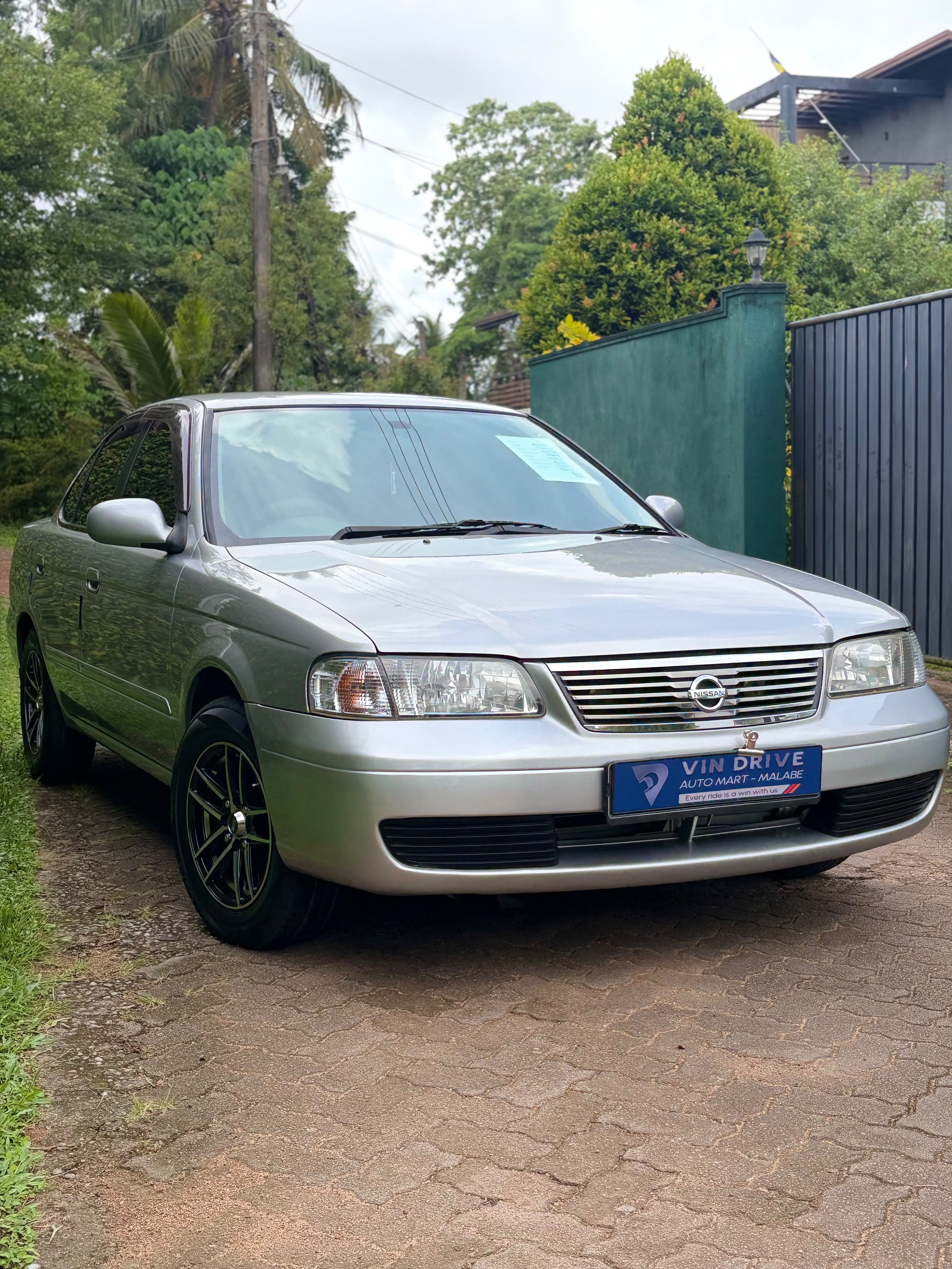 Nissan FB 15 2002 - பயன்படுத்தப்பட்டது கார் sale in Sri Lanka - patpat.lk