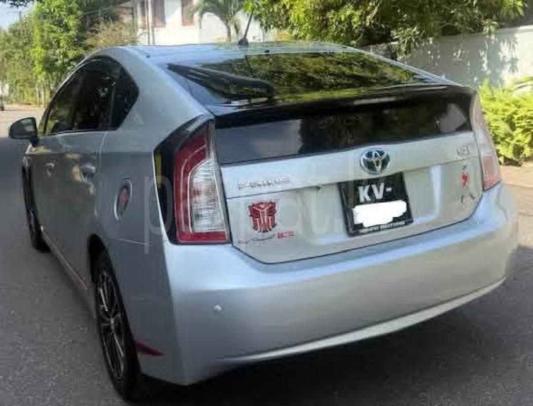 Toyota Prius 2011 - பயன்படுத்தப்பட்டது கார் sale in Sri Lanka - patpat.lk